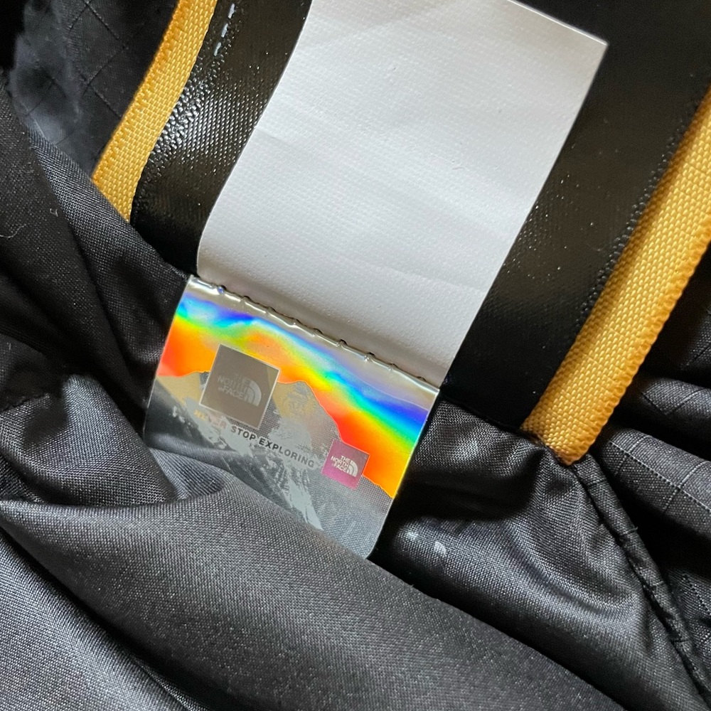The North Face Women’s 71 Sierra Down Short Black Jacket - Picture 8 of 8